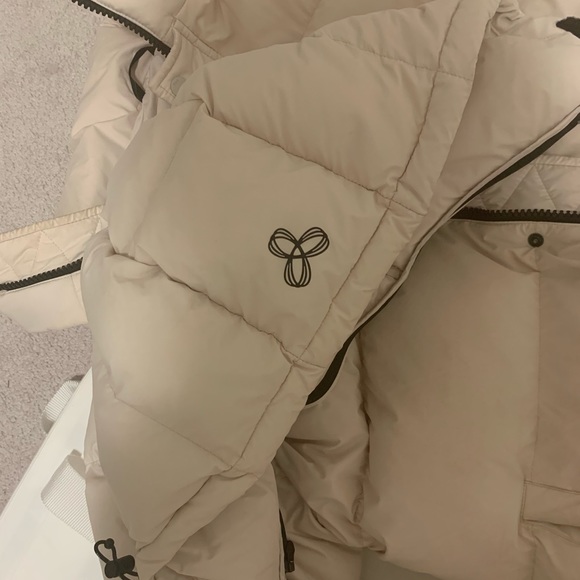 TNA SUPERPUFF OFF-WHITE SIZE L (but fits on a M) - Picture 6 of 7